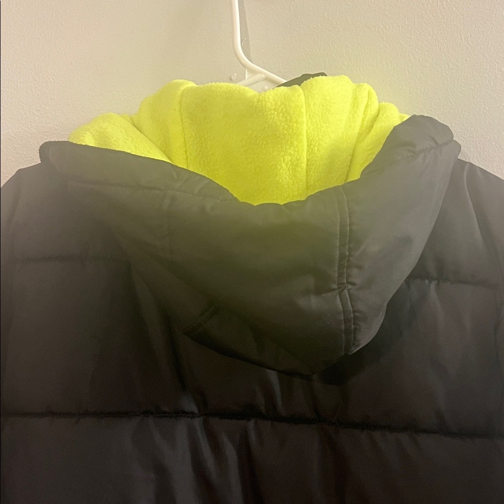 Nautica Kids Puffer Jacket in Black with Yellow Interior - Picture 5 of 7